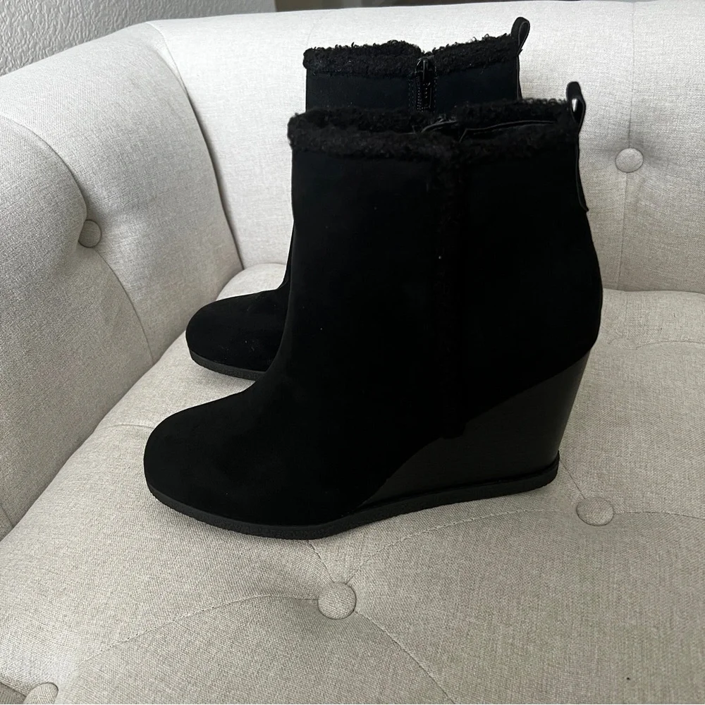 Sun + Stone NIB Camille’s Wedge Booties SIZE 11
